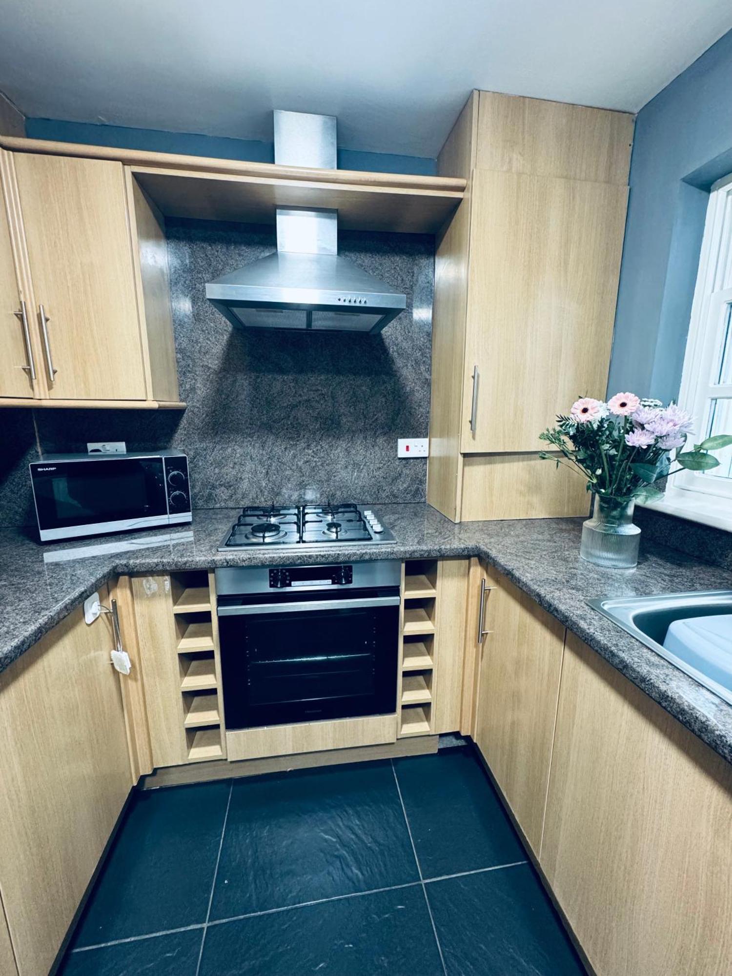 Queens Townhouse - 4 Bed Whitehaven Bagian luar foto